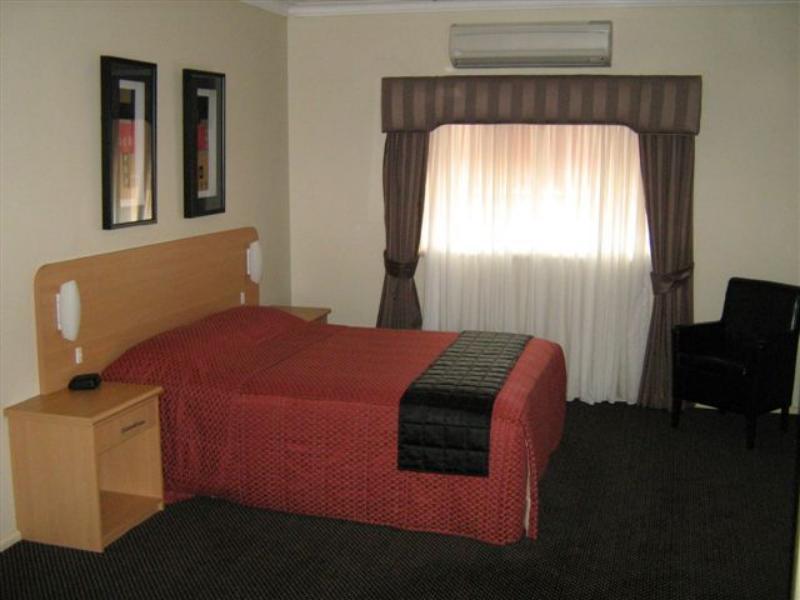 Cattlemans Country Motor Inn & Serviced Apartments Даббо Екстер'єр фото