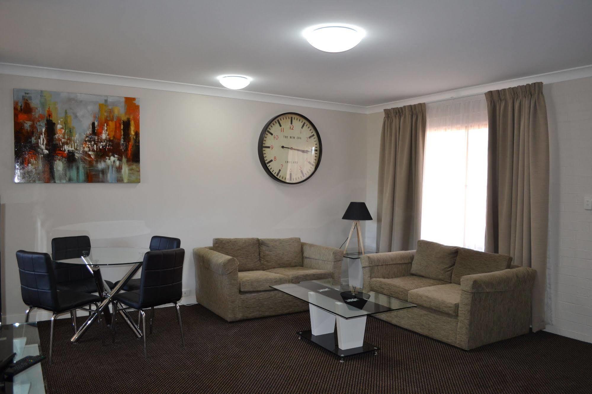 Cattlemans Country Motor Inn & Serviced Apartments Даббо Екстер'єр фото
